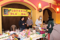kiermasz swiateczno charytatywny dla majeczki